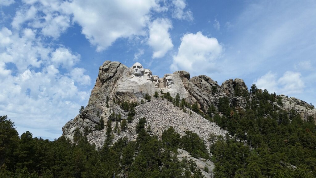 south, dakota, monument, rushmore, mount, presidents, memorial, scenic, travel, hills, black, tourism, jefferson, roosevelt, lincoln, washington, custer, usa, national, park, blue memory-1631477.jpg
