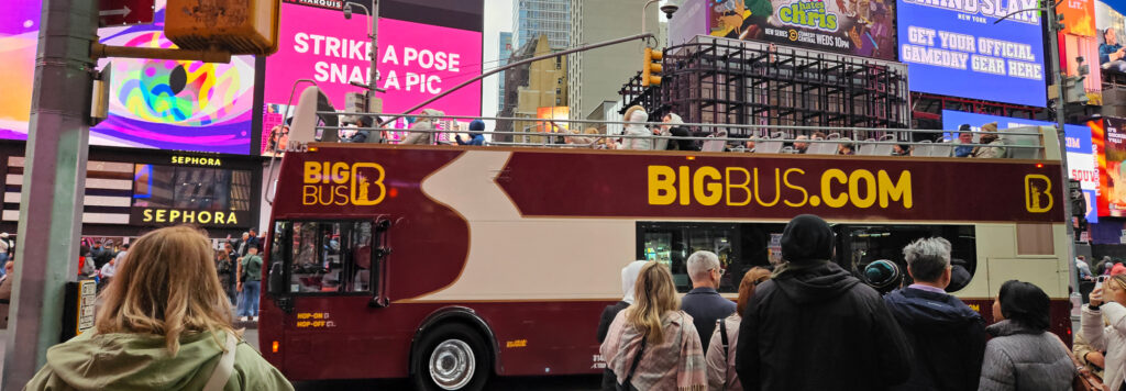 אוטובוס תיירים הופ און הופ אוף