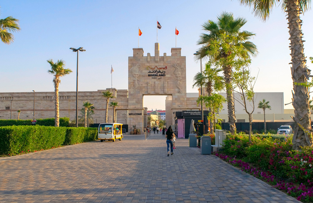 אזור הכניסה המרכזי למתחם RIVERLAND | צילום: Viktoriya Fivko / depositphotos.com