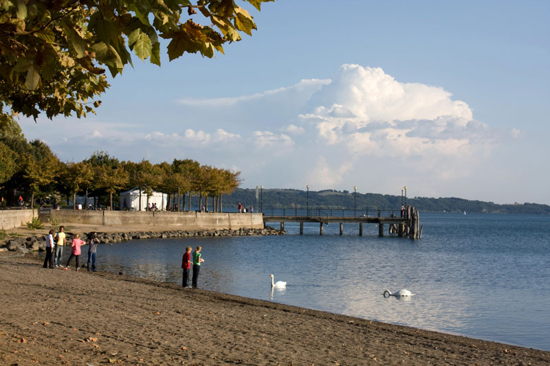 חוף רחצה באגם בראצ'יאנו