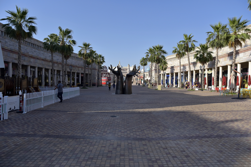 אזור הכניסה המרכזי למתחם RIVERLAND דובאי | צילום: Hossein Lohinejadian / depositphotos.com