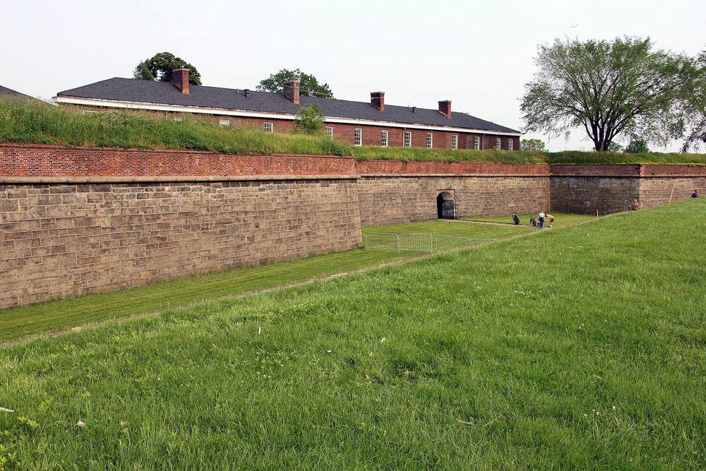 מבצר Fort Jay באי המושלים, ניו יורק